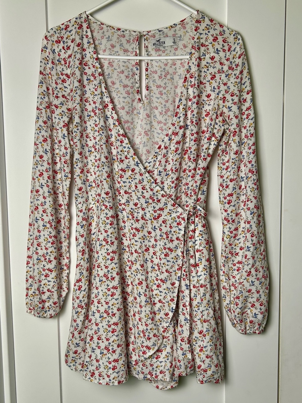 Hollister Floral Wrap Romper Long Sleeve Ditsy Print Size S